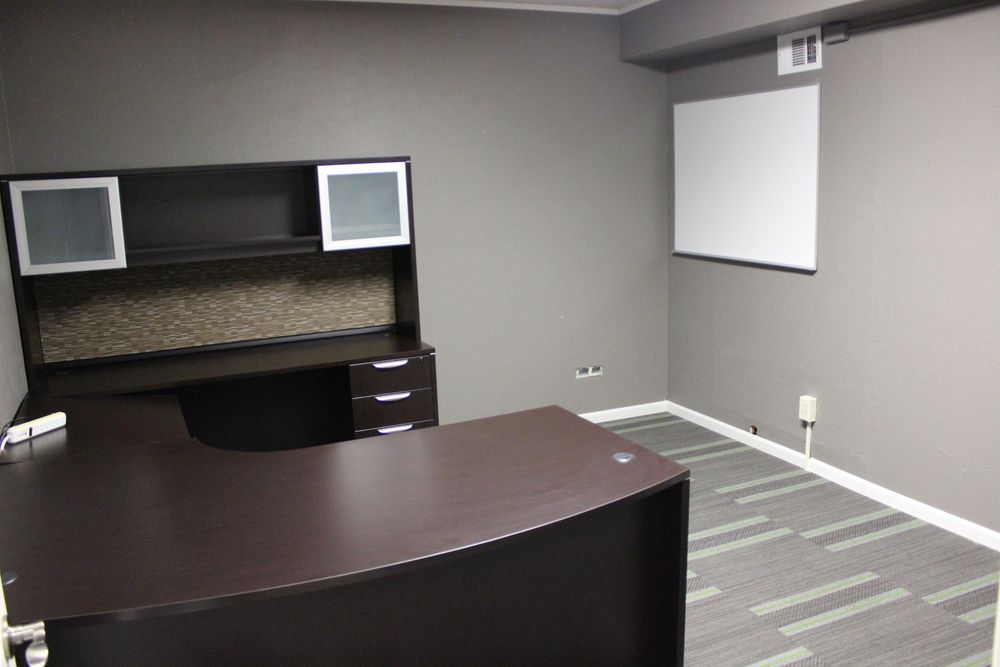 Income Producing Property: 1020 Lincoln Rd, Bettendorf, IA 52722